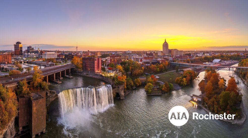 Vue des High Falls et du centre de Rochester pour le concours New York High Falls Riverfront Market