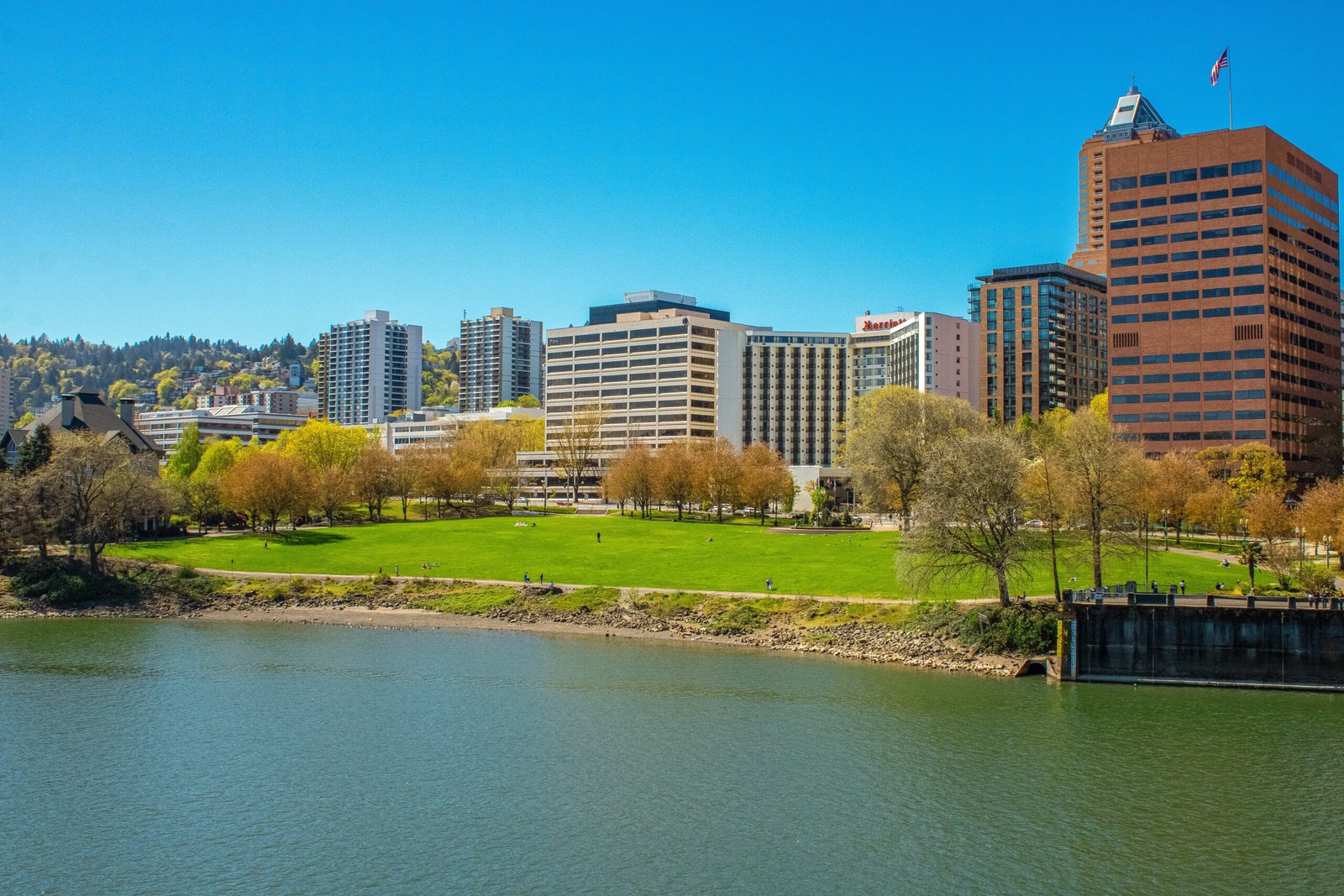 Gov. Tom McCall Waterfront Park à Portland, site du concours de paysage et d’espace public