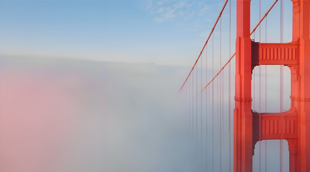 Visuel officiel du concours Underbridge #2, pont rouge sur fond de ciel